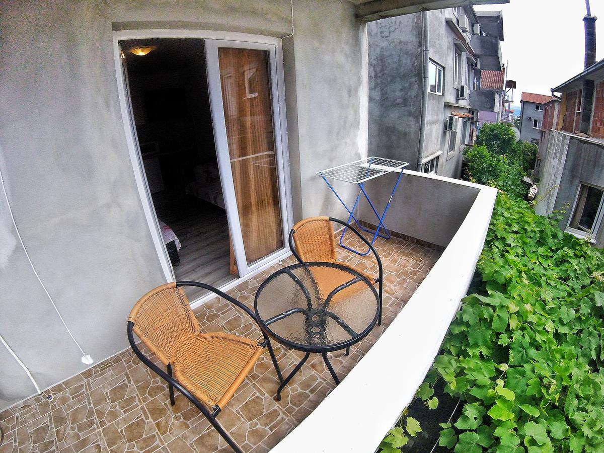 Rajovic Apartments Тиват Экстерьер фото